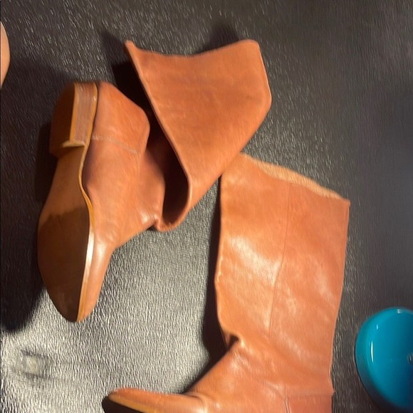 Apostrophe Brown Heeled Boots Minimalist Design - Picture 3 of 4